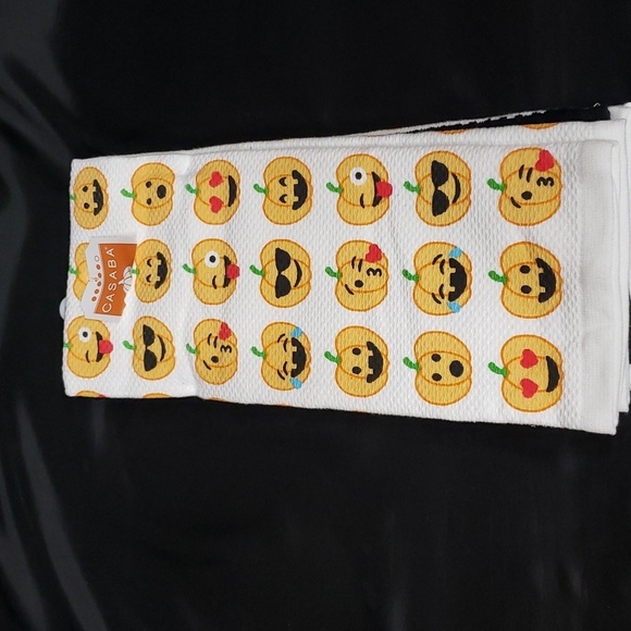 Casaba NWT 3-piece Pumpkin Emoji  Halloween Towels - Picture 1 of 8